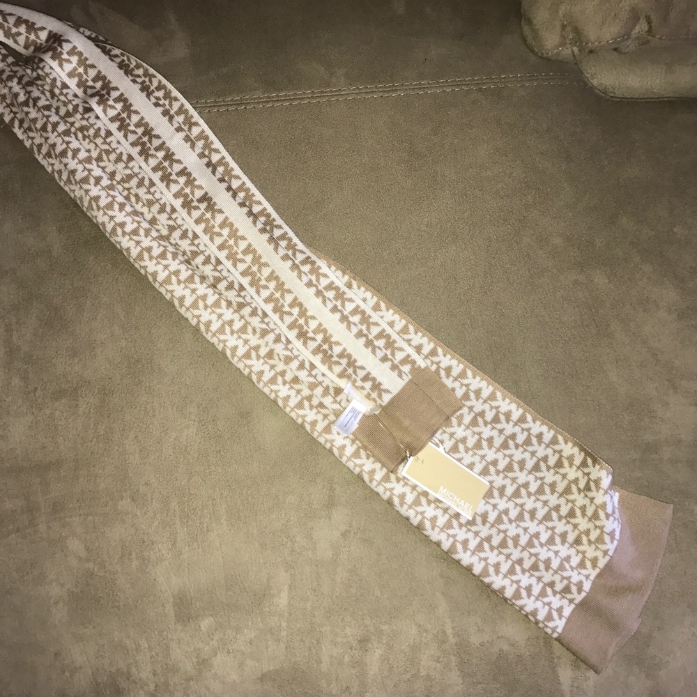 Michael kors scarf